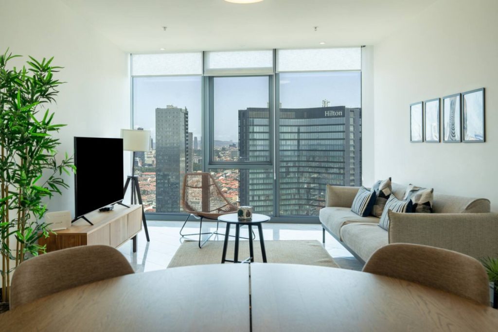 Luxury 1BR with City Views, Pool & Parking #996