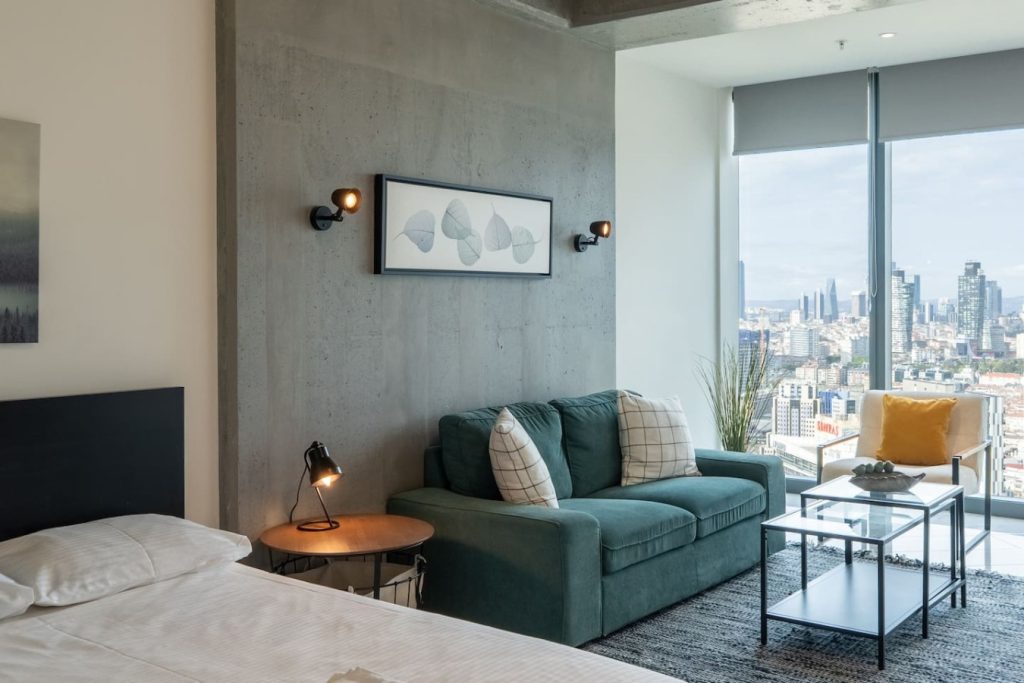 44th Floor BrightCityStudio w/ Pool&Parking #1017