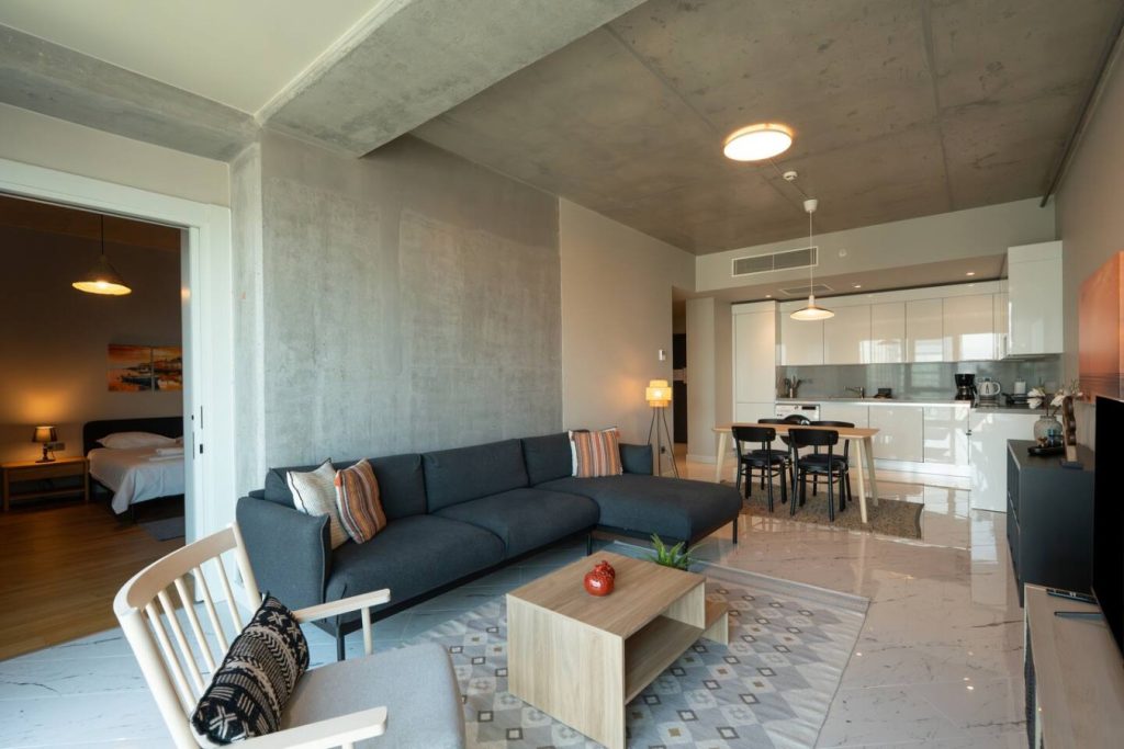 Luxury 1BR Dark Room Apartment w/ Parking #1018